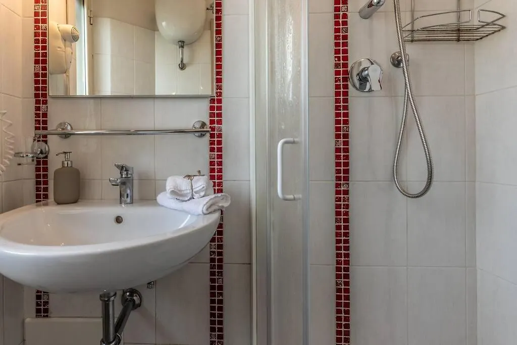 Dafne Rooms Un Soggiorno Energico E Pieno Di Vita Rome
