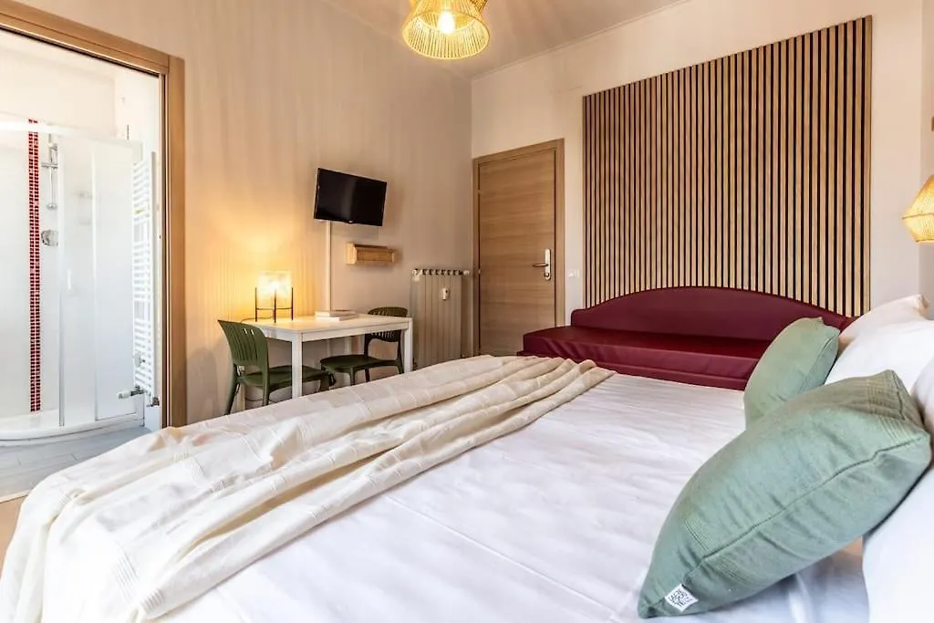 Apartment Dafne Rooms Un Soggiorno Energico E Pieno Di Vita Rome Italy