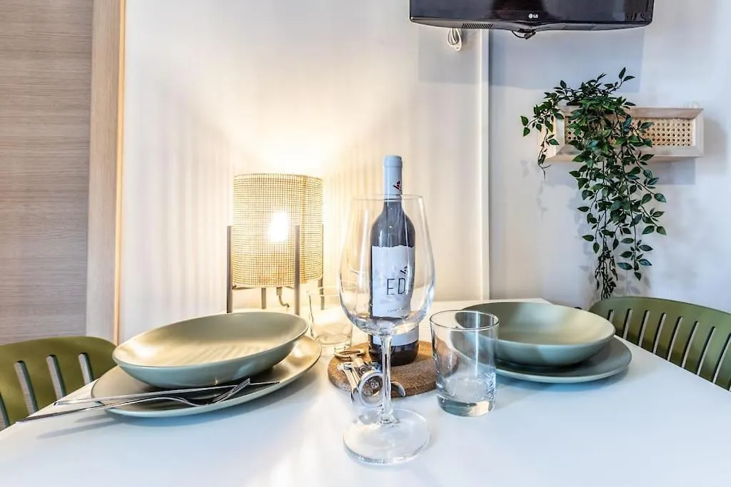 Dafne Rooms Un Soggiorno Energico E Pieno Di Vita Rome Italy