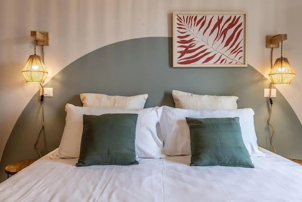 Dafne Rooms Un Soggiorno Energico E Pieno Di Vita Roma 0*,  Italia